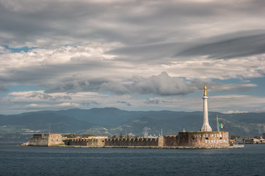 Similar image 13129881