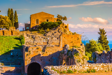 Similar image 13129703