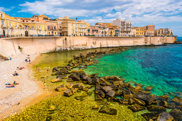 Similar image 13130065