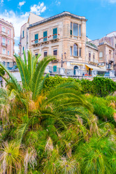 Similar image 13130144