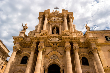 Similar image 13130205