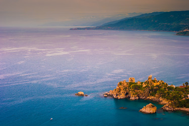 Similar image 13129957