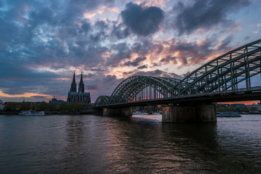 Similar image 13130042