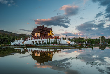 Similar image 13131372