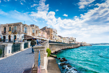 Similar image 13131408