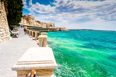 Similar image 13131110