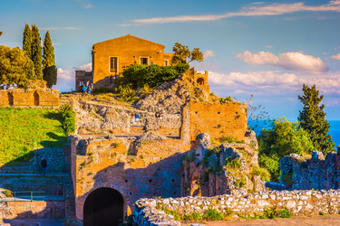 Similar image 13131436