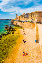 Similar image 13131676