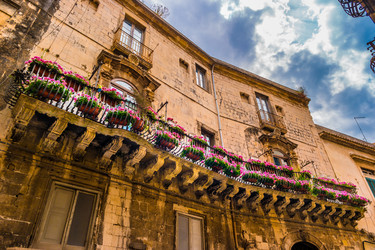 Similar image 13131793