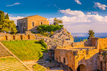 Similar image 13131375