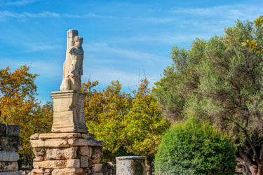 Similar image 13135980