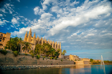 Similar image 13136267