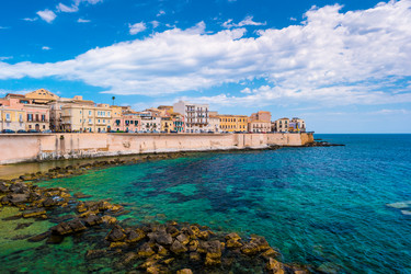 Similar image 13136617