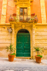 Similar image 13137042