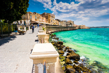 Similar image 13135326