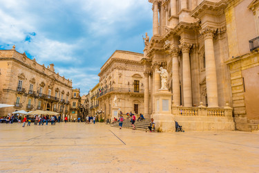 Similar image 13135356