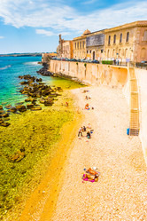 Similar image 13135530