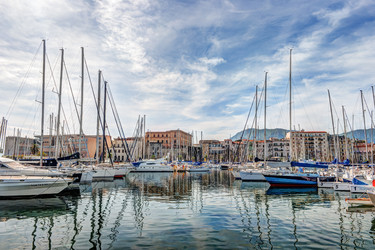 Similar image 13134236