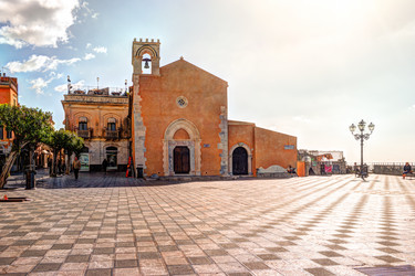 Similar image 13136021