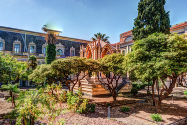 Similar image 13136492