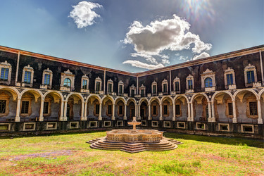 Similar image 13136588