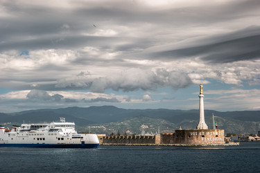 Similar image 13137046