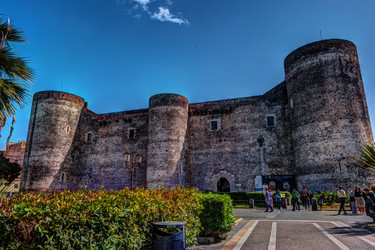 Similar image 13136913