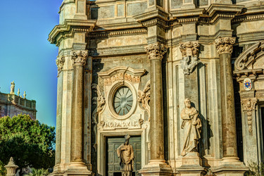 Similar image 13135949