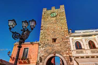 Similar image 13136952