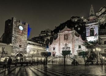 Similar image 13137458