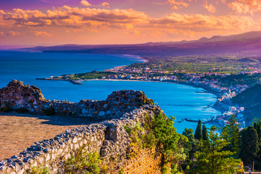 Similar image 13136764