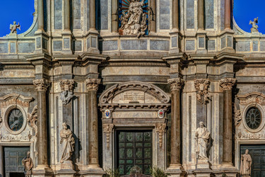 Similar image 13136159