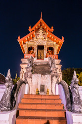 Similar image 13136572