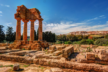 Similar image 13135316