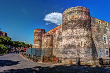 Similar image 13137365