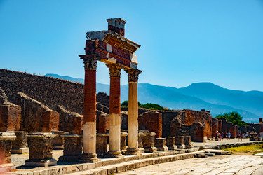 Similar image 13135624