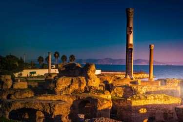 Similar image 13137328