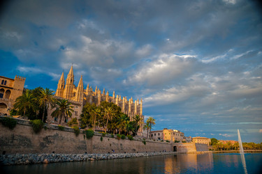 Similar image 13135449