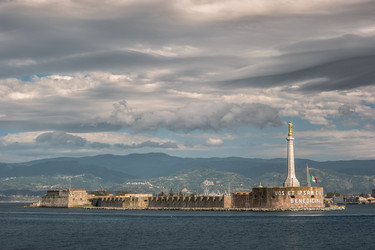 Similar image 13137021