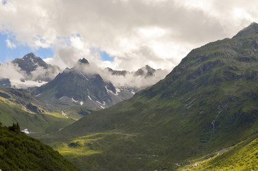 Similar image 13125343