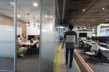 Similar image 13186224