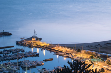 Similar image 13196944