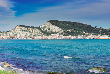 Similar image 13215552