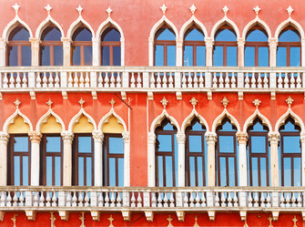 Similar image 13216317