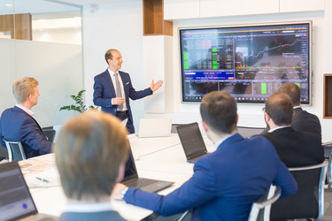 Similar image 13215156