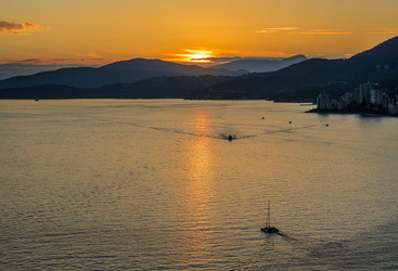 Similar image 13275388