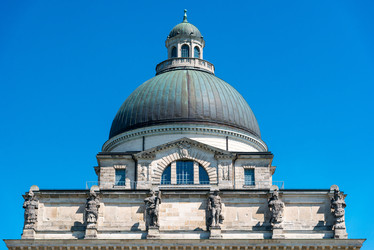 Similar image 13288379