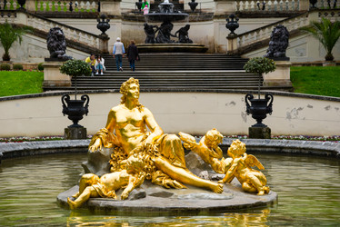 Similar image 13288423