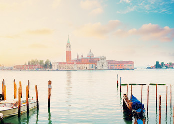 Similar image 13248176