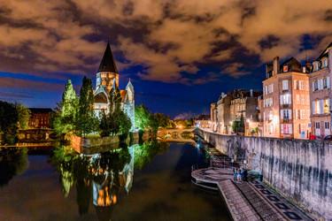 Similar image 13263885